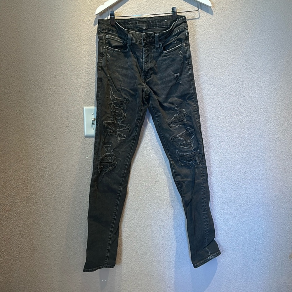 American Eagle Men’s Black Ripped Jeans Size 28x32